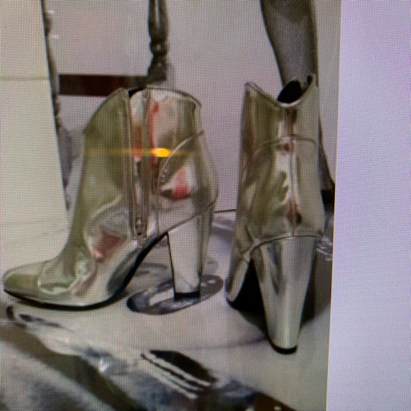 Burberry!! Limited Edition - Picture 10 of 10